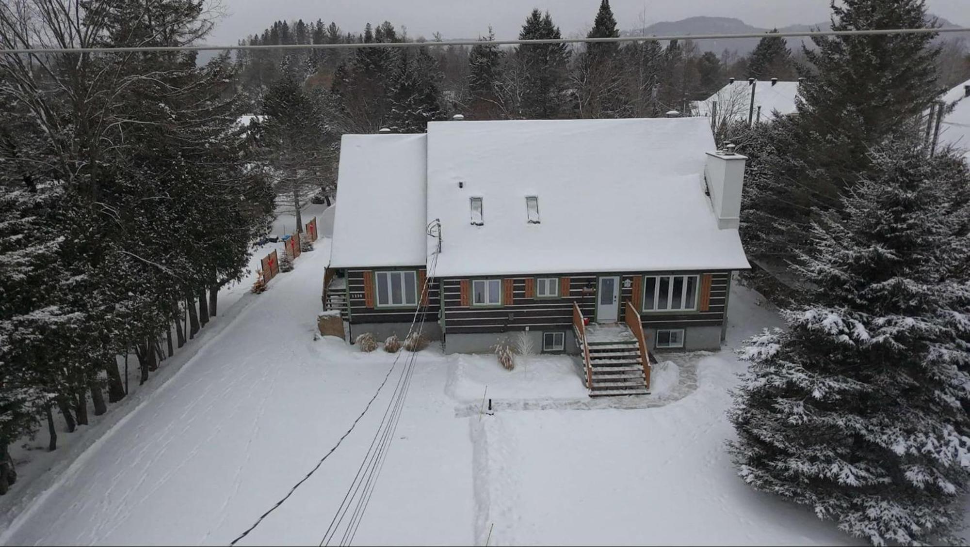 Le Pimbina Bed and Breakfast Mont-Tremblant Eksteriør billede