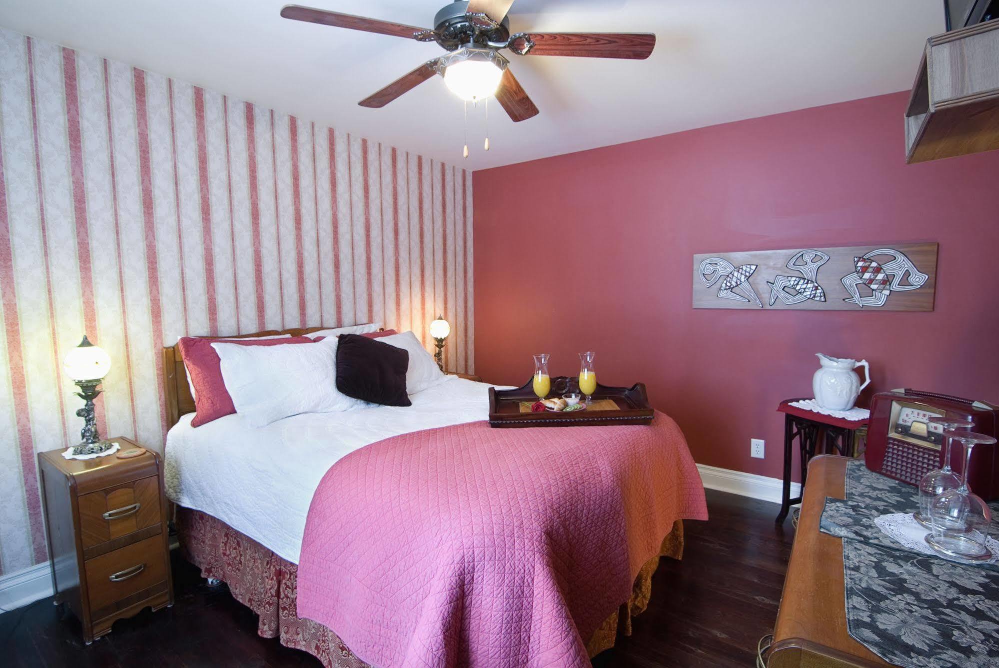 Le Pimbina Bed and Breakfast Mont-Tremblant Eksteriør billede
